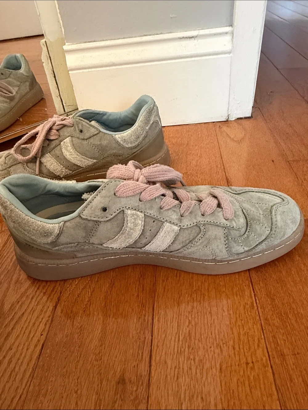 Coolway Suede Casual Sneakers in Light Gray with Pink Laces